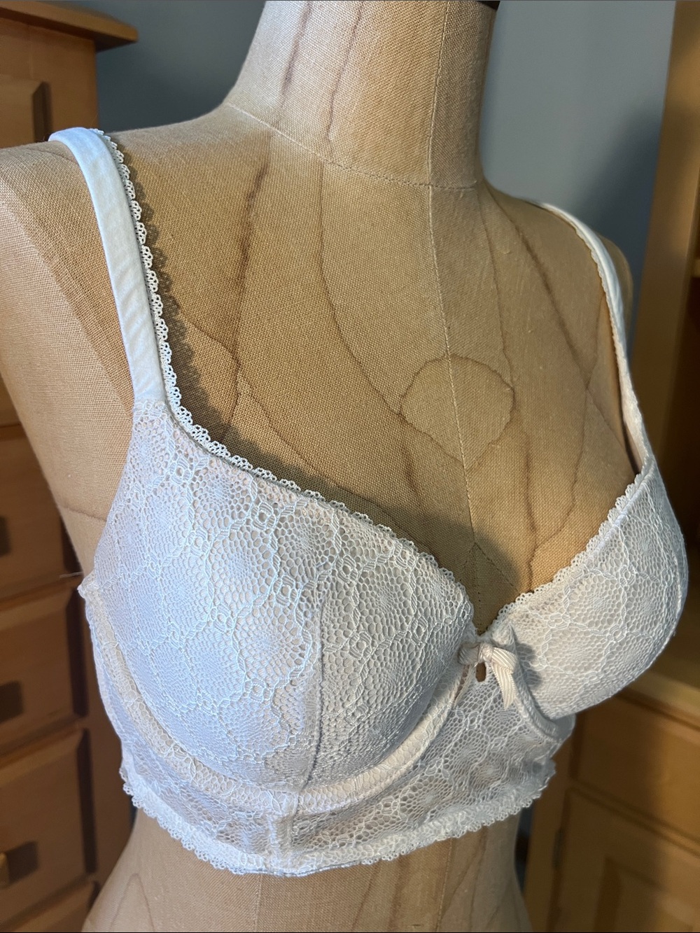 Victoria's Secret cream Lace Longline Bra